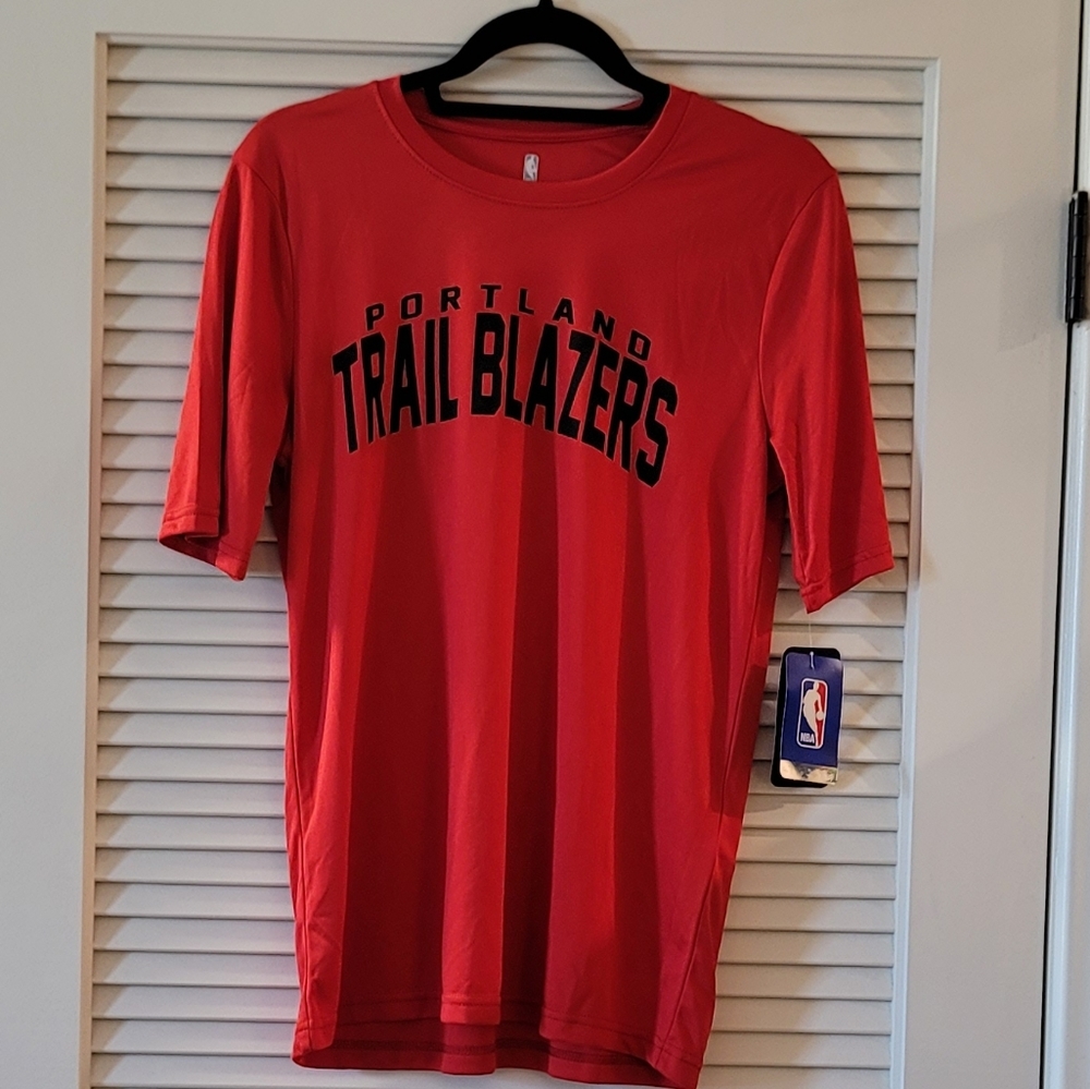 NBA- (NWT) Red, Youth, Portland Trailblazers Short-Sleeve, Scoop-Neck T-Shirt